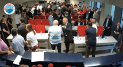İzmir'de Menderes Belediyesi AKP'ye geçti, seçimde yumruklu kavga çıktı