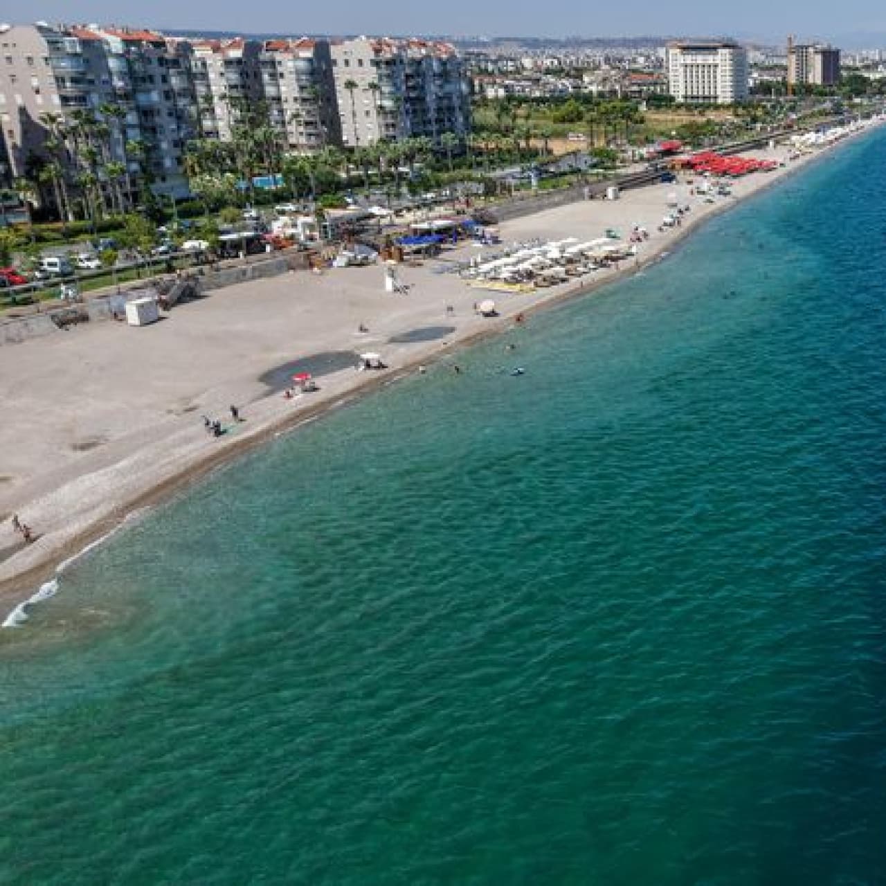 Konyaaltı'nda işletmecilerden "şamandıra" tepkisi