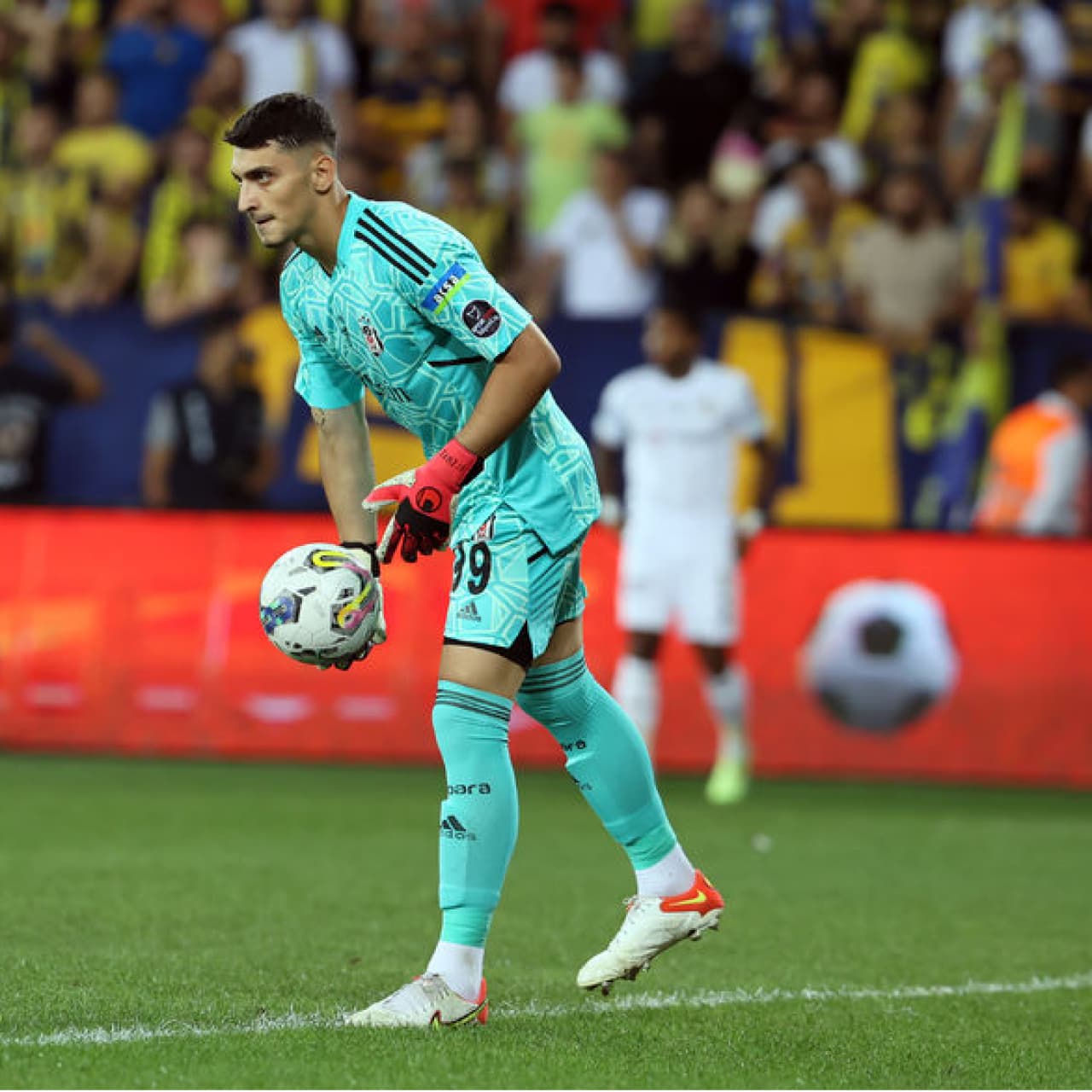 Beşiktaş ayrılığı açıkladı