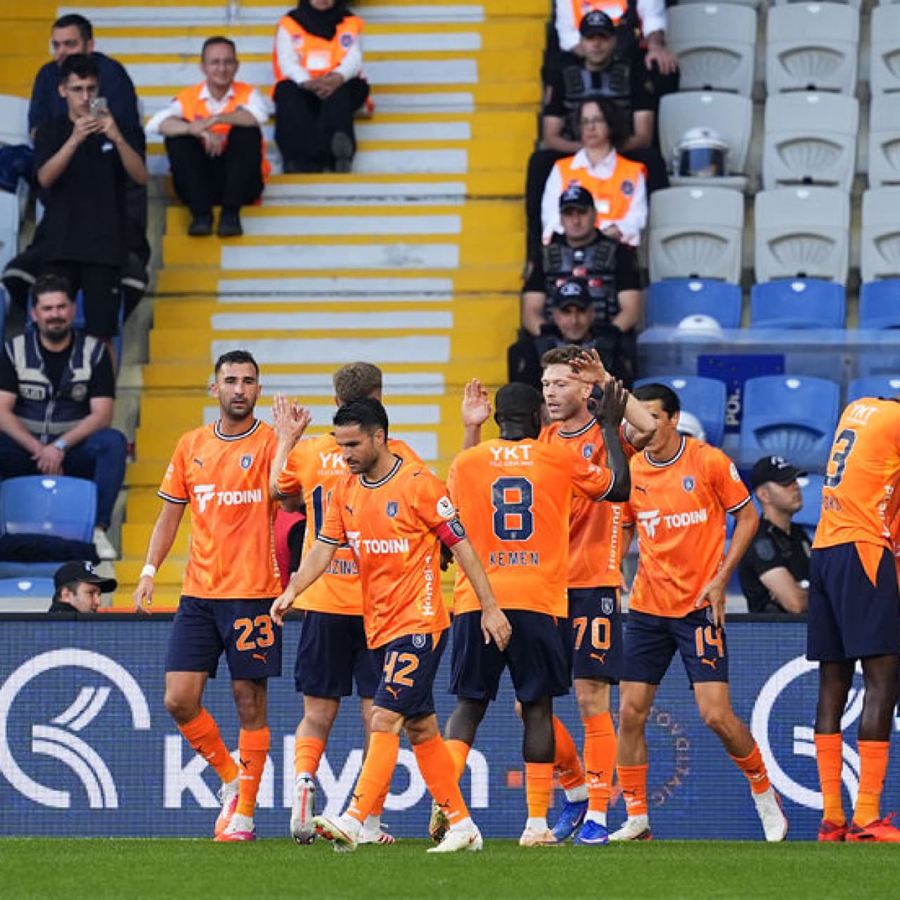 Başakşehir galibiyetle başladı!
