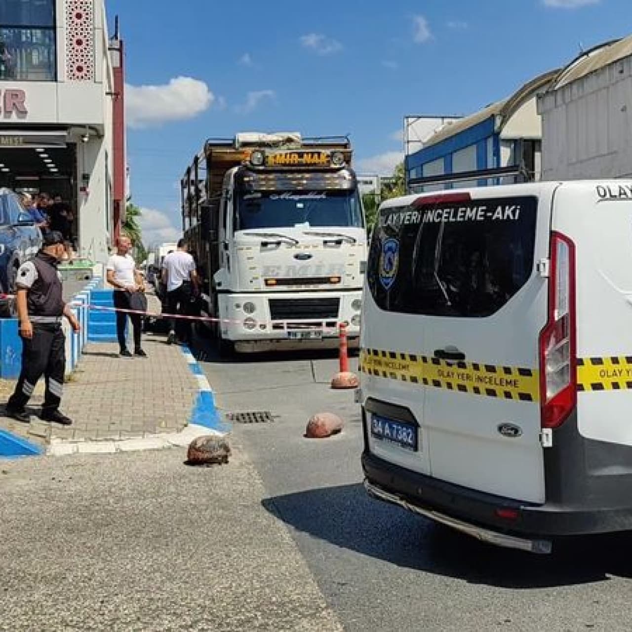 Kamyonunda ölü bulundu!