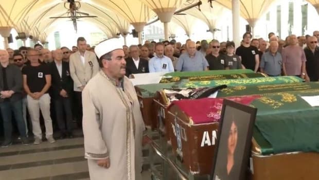 Gazeteci Kırçuval’a veda… Meslektaşları yalnız bırakmadı