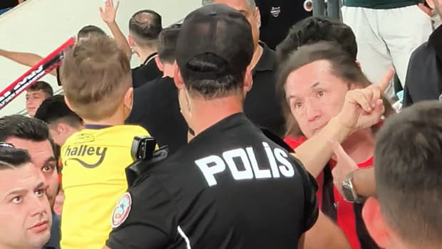 Tribün Zorbasına Ev Hapsi Verildi