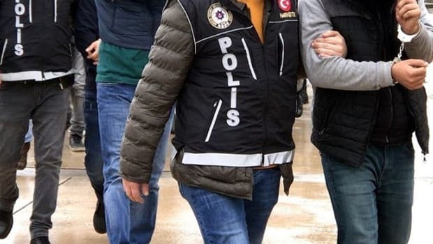 Kendilerini MİT görevlisi gibi tanıtanlar vatandaşları dolandırdı, tutuklandı
