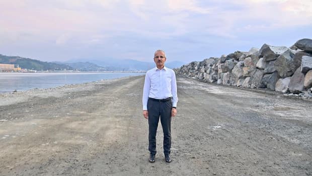 Bakan Uraloğlu, Rize'de İyidere Lojistik Merkezi'ndeki törende konuştu: