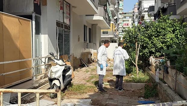 Antalya’da korkunç olay! Tartıştığı kız kardeşini balkondan attı, ardından başına ateş etti