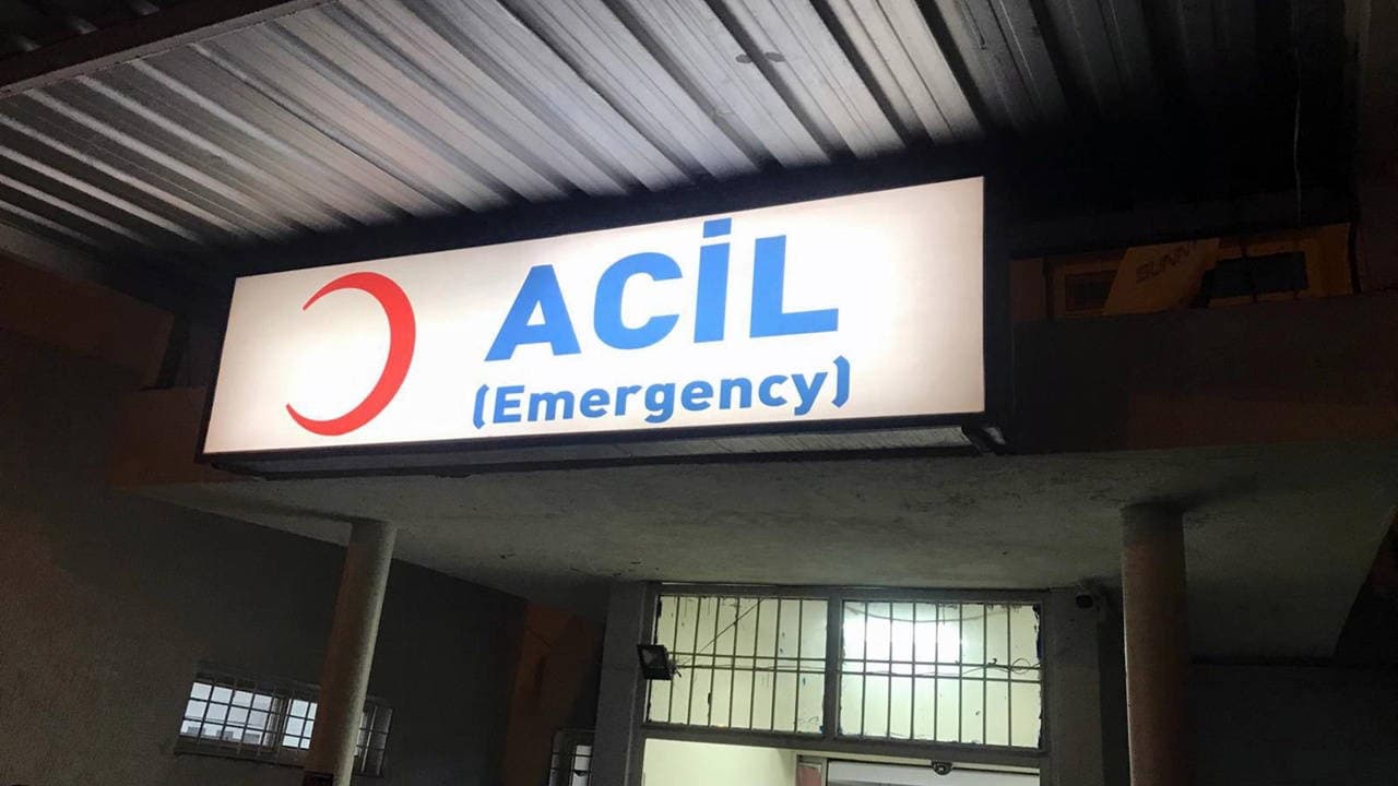 İzmir’de tarım işçilerini taşıyan minibüs kaza yaptı: 1 ölü, 8 yaralı
