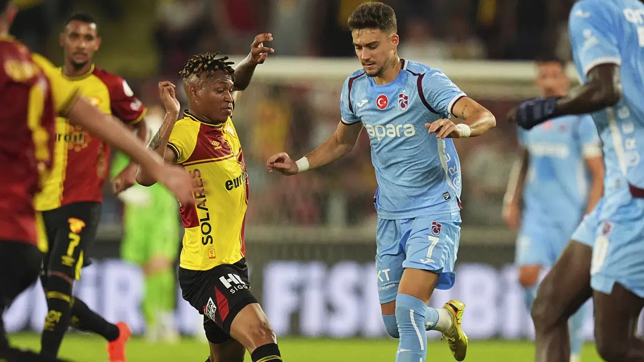 Ernest Muçi'den Trabzonspor'a kötü haber
