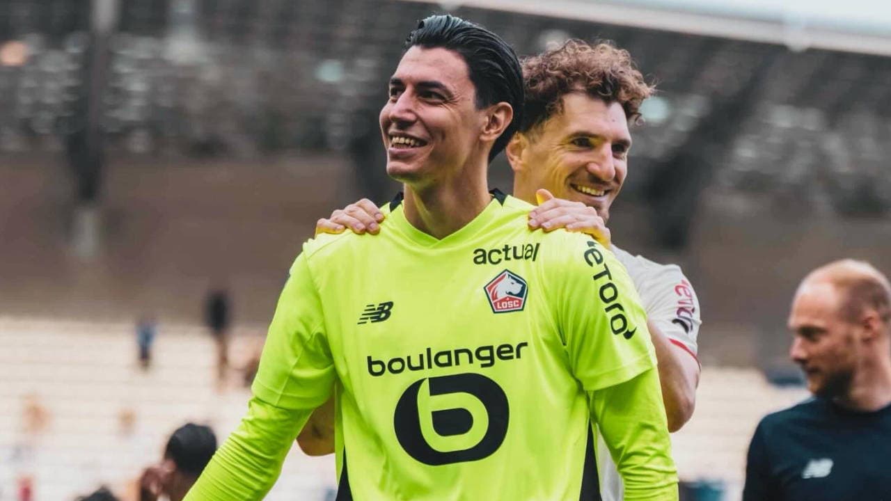 Adı Fenerbahçe ile anılıyordu: Berke Özer'den transfer iddialarına yanıt!