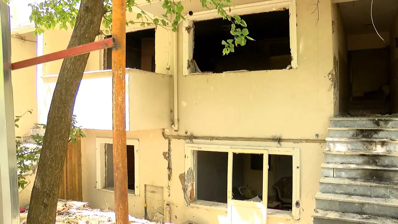 Kentsel dönüşüme girecek binada 81 yaşındaki kadının evi kundaklandı