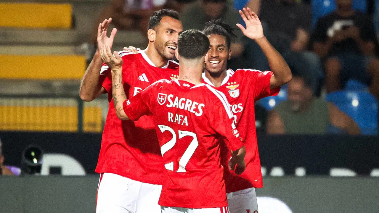 Pavlidis'ten hat-trick, Benfica'dan 7-0'lık farklı galibiyet