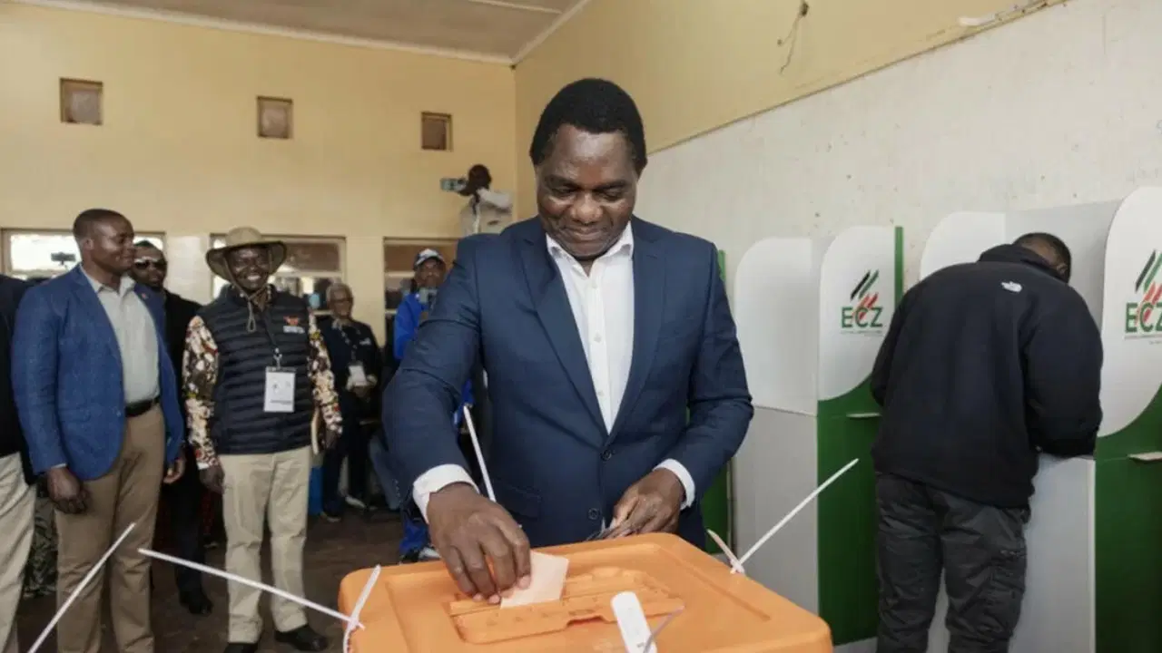 Zambiya’da oy sayımı sürerken muhalefetin önde gelen isimleri gözaltına alındı