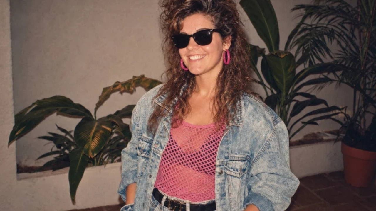 80'ler trendi: Kabarık saçlar, bulanık fotoğraflar ve neon renkler