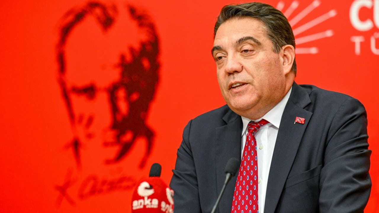 Yankı Bağcıoğlu'ndan iktidara 'Mekke' sorusu: 'Sınır nerede çizilecektir?'