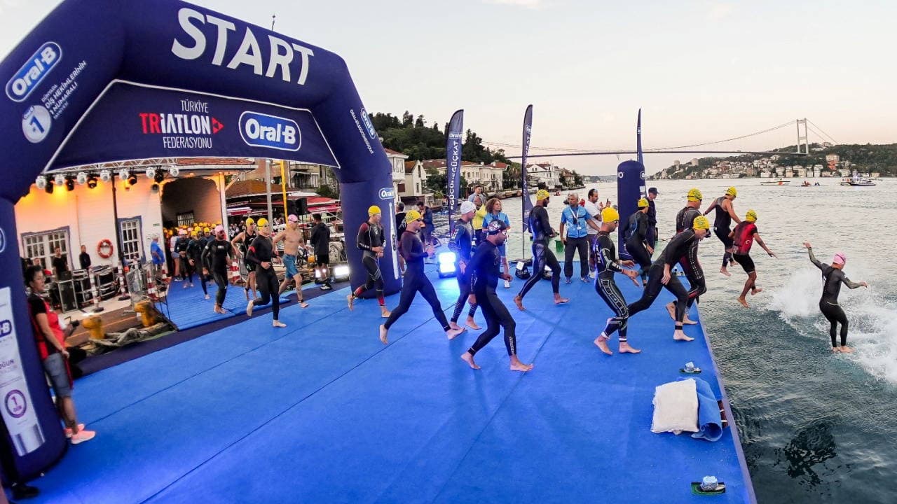 İstanbul Boğaziçi Triatlonu 6'ncı kez düzenlendi