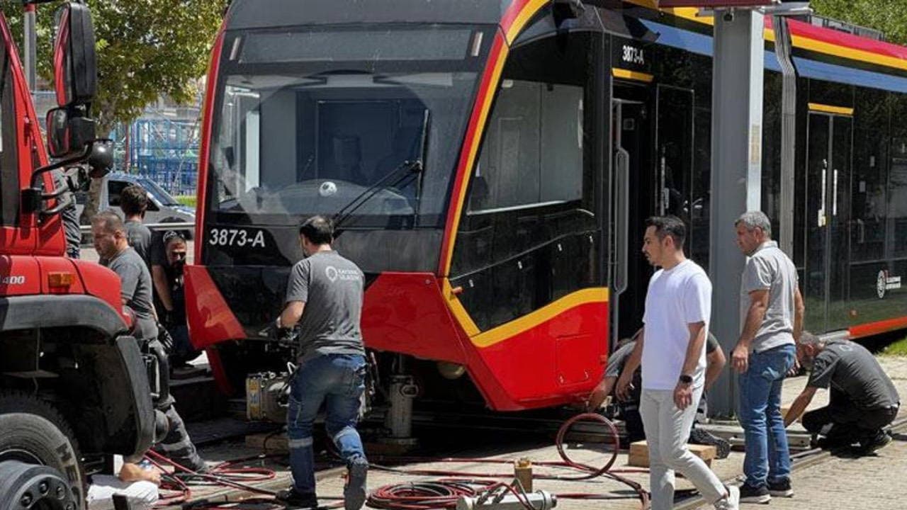 Kezban Nur Eravşar Tramvay Çarpmasında Hayatını Kaybetti