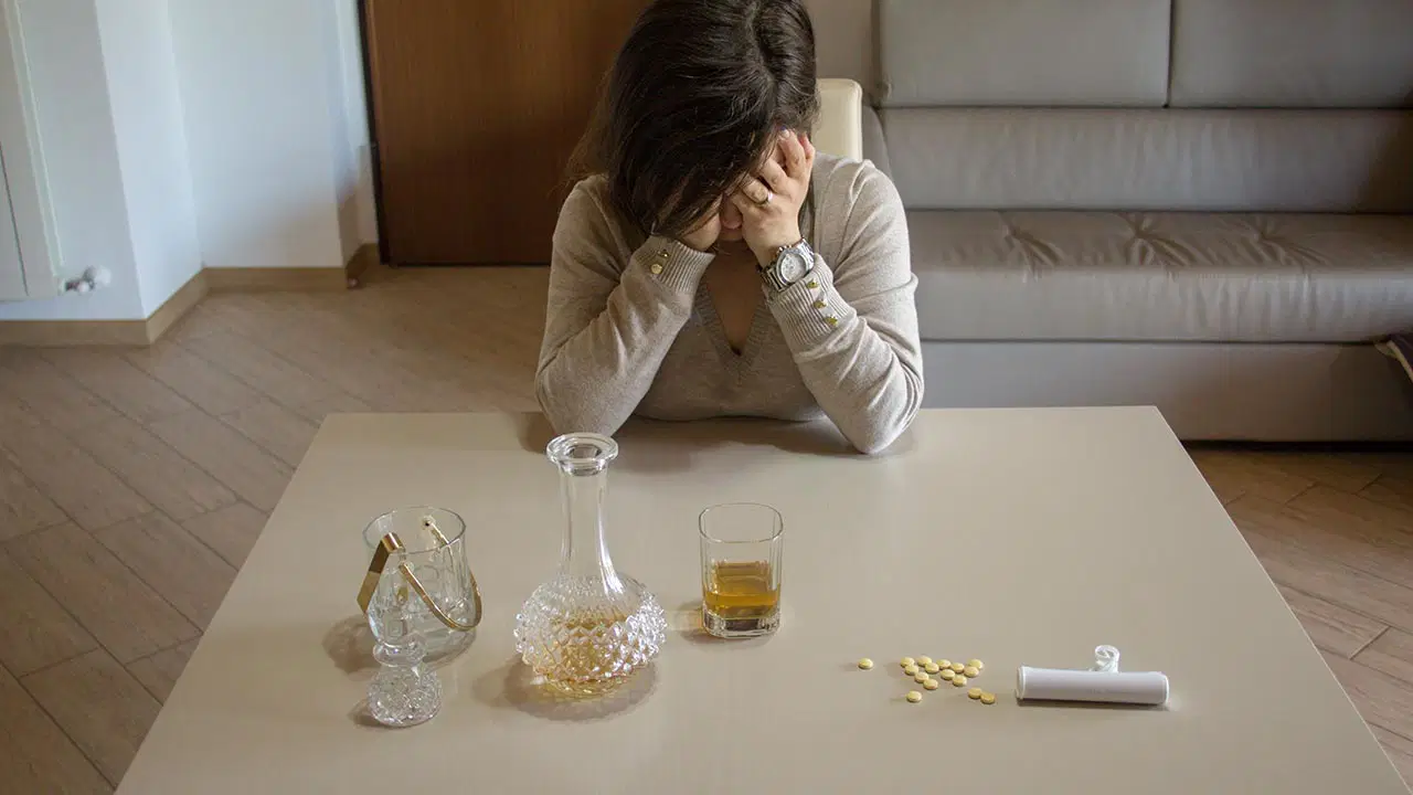 Z kuşağı alkolü bıraktı, 'reçeteli tehlikeye' sığındı: İnternetten satılan reçeteli ilaçlar gençleri tehdit ediyor