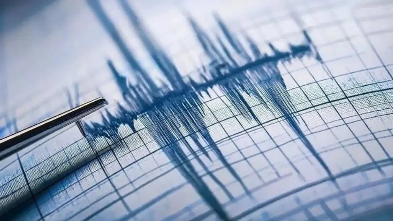 İzmir’de gece yarısı korkutan deprem