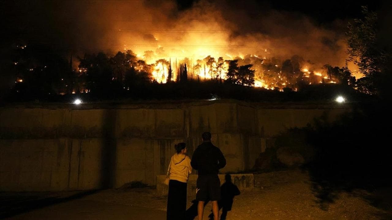 Yunanistan'da Orman Yangınları Sürüyor