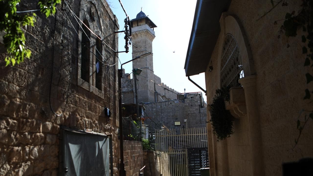 Hamas'tan İsrail'in Haremi İbrahim Camisi'ni kapatma kararına tepki